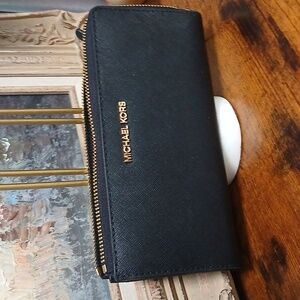 Michael Kors Jetset Cardholder/coin/clutch Elegant Black Wallet